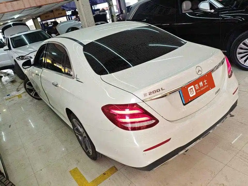 Mercedes-Benz E-Class 2018 Facelift E 200 L Sport фото 9