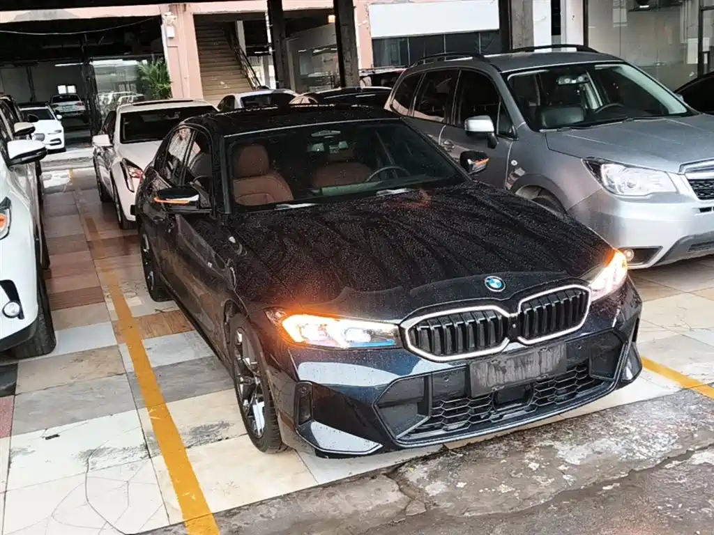 BMW 3 Series 2025 330Li Premium M Sport Night Edition фото 4