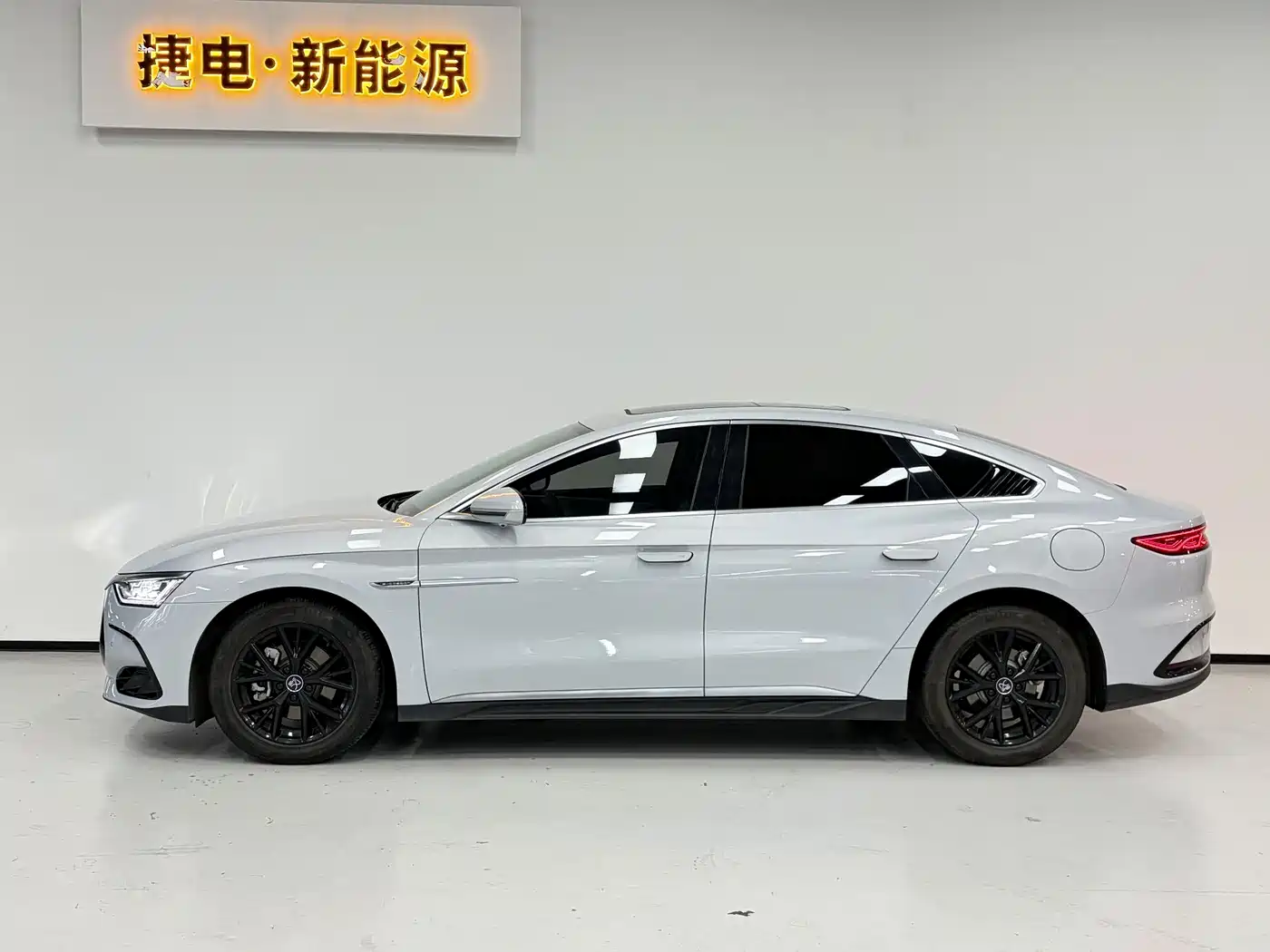 BYD Han 2024 DM-i Glory Edition 121KM Elite фото 9