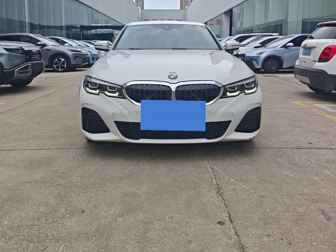 صورة 2 - BMW 3 Series