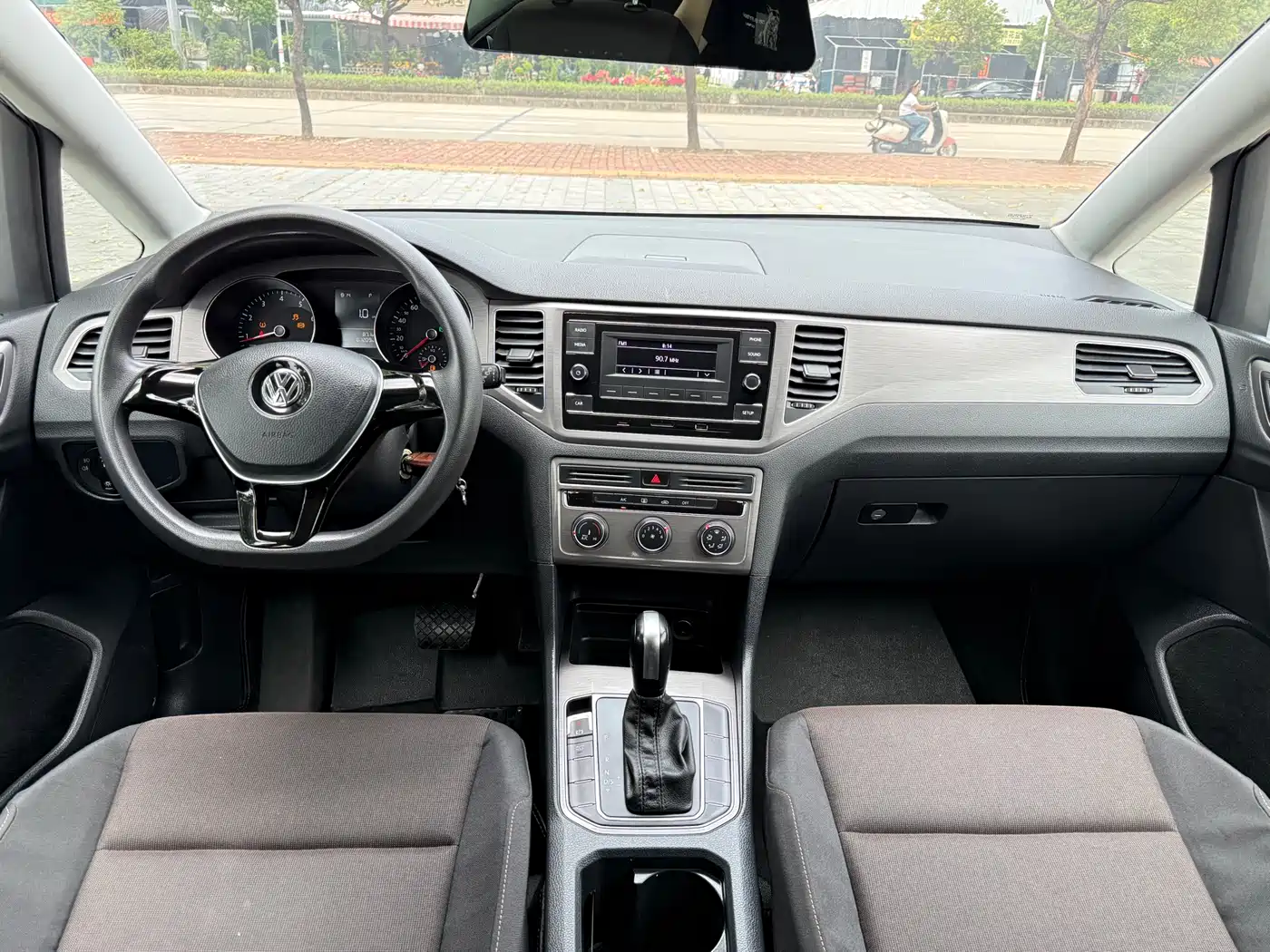 Volkswagen Golf Sportsvan 2016 1.6L Automatic Comfort фото 5