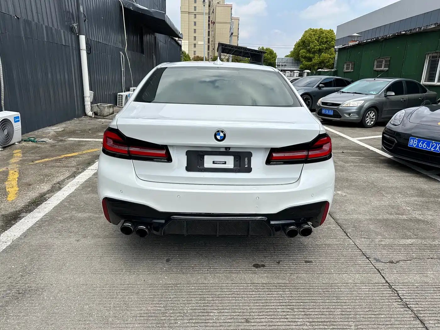 BMW 5 Series 2018 525Li M Sport Package фото 12