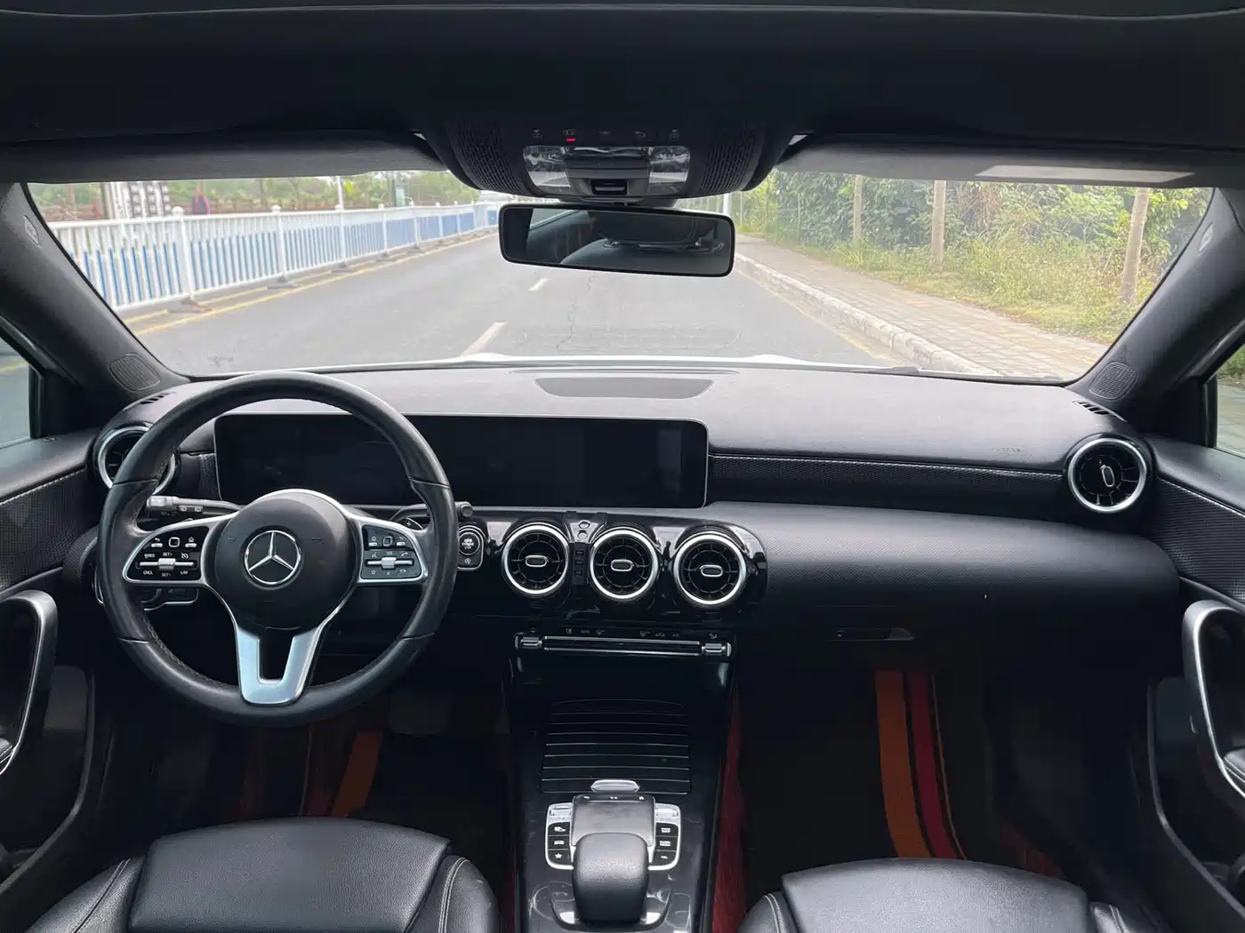 Mercedes-Benz A-Class (Import) 2019 A 200 Dynamic Version фото 16
