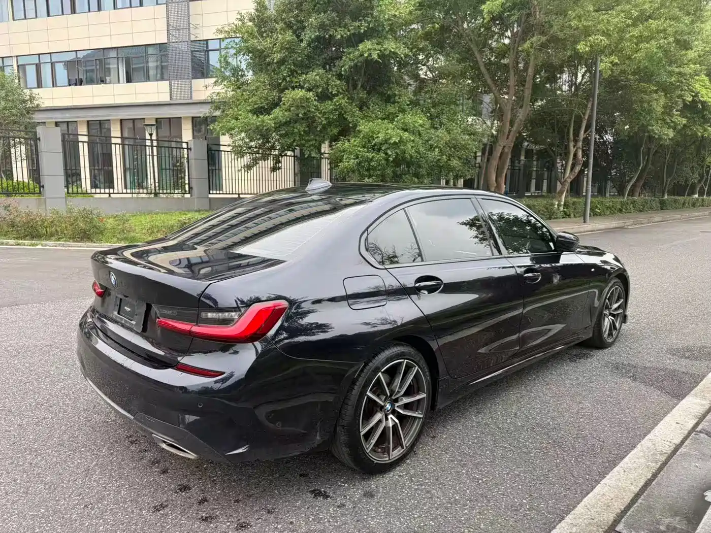 BMW 3 Series 2021 Second Facelift 325Li M Sport Package фото 4