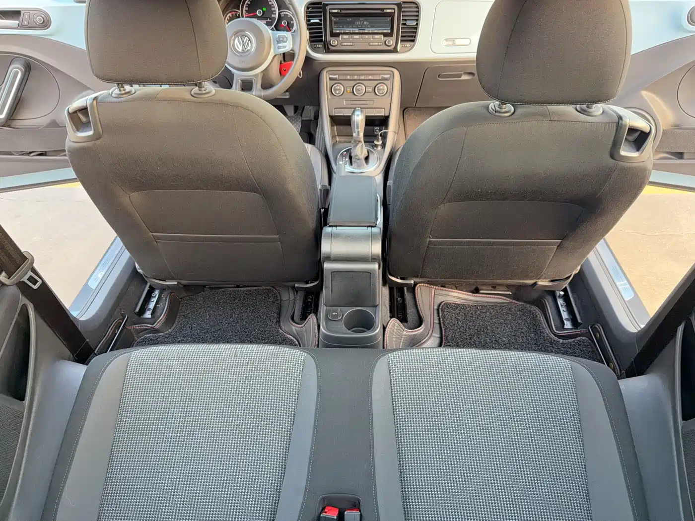 Volkswagen Beetle 2015 280TSI фото 11