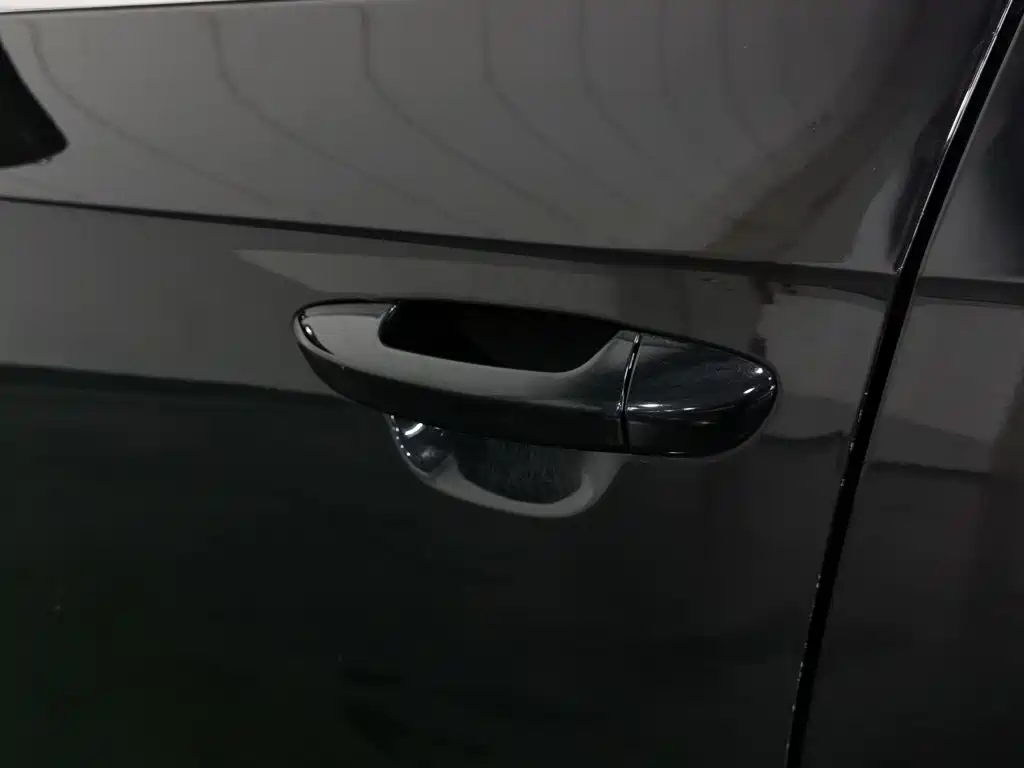 Фото 18 - Volkswagen Magotan