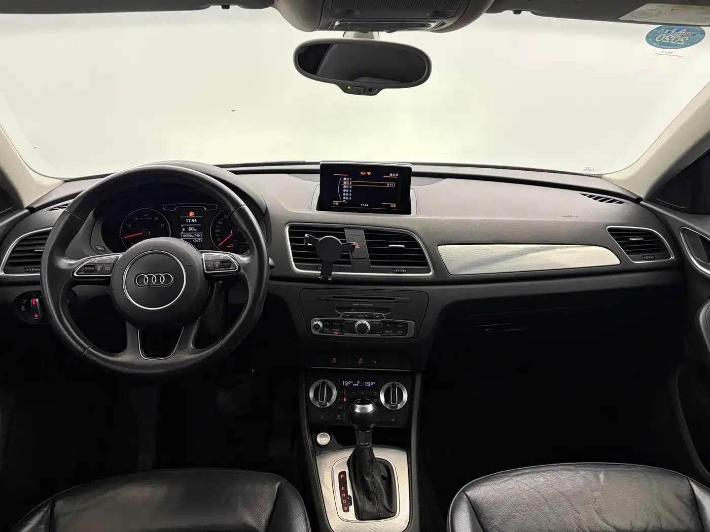 Фото 8 - Audi Q3