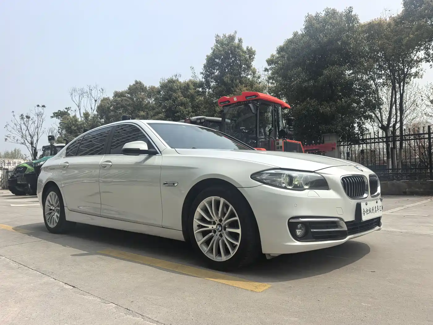 BMW 5 Series 2017 520Li Classic Edition фото 3