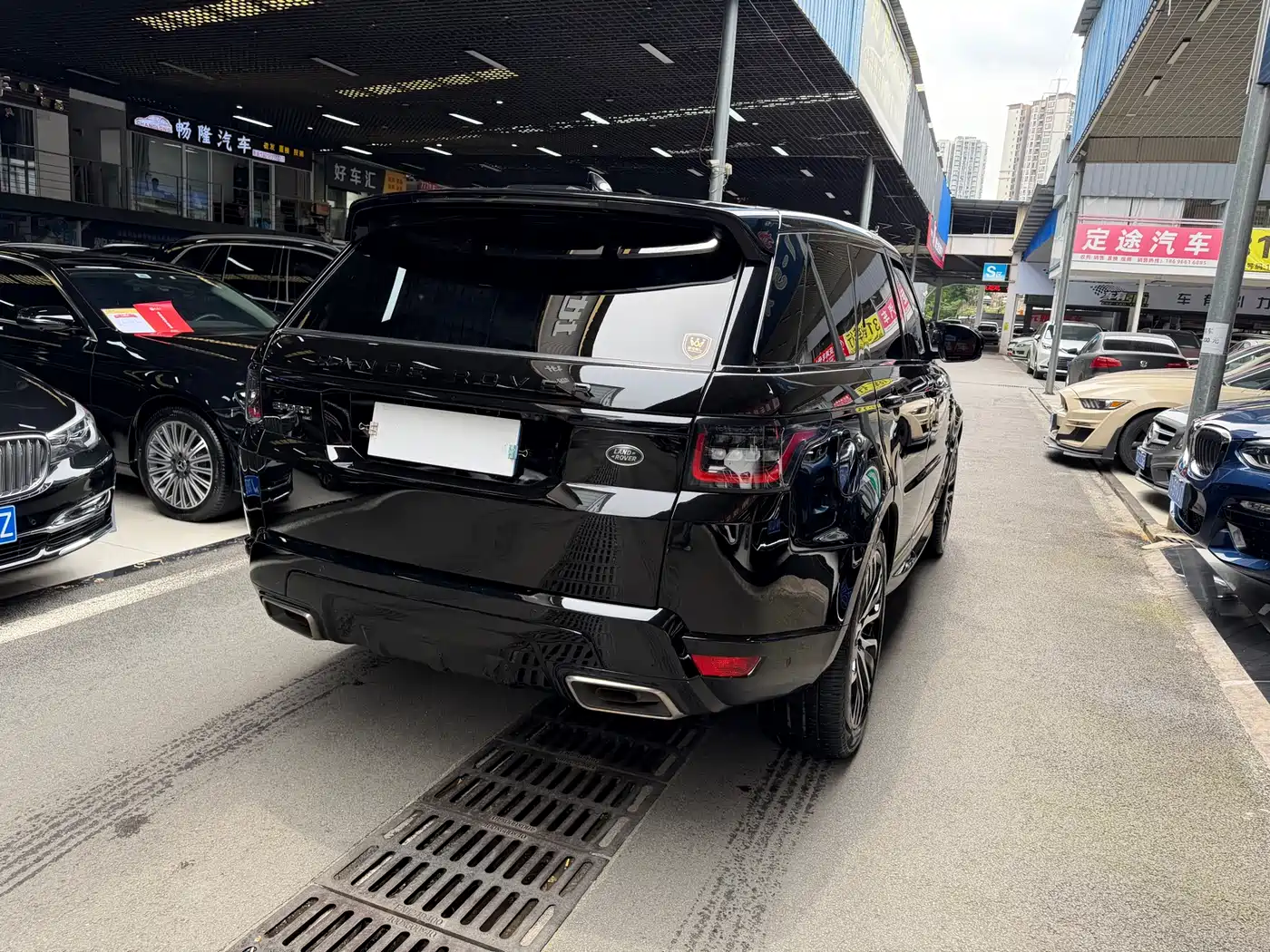 Land Rover Range Rover Sport 2021 3.0 L6 Gloss Black Edition фото 6