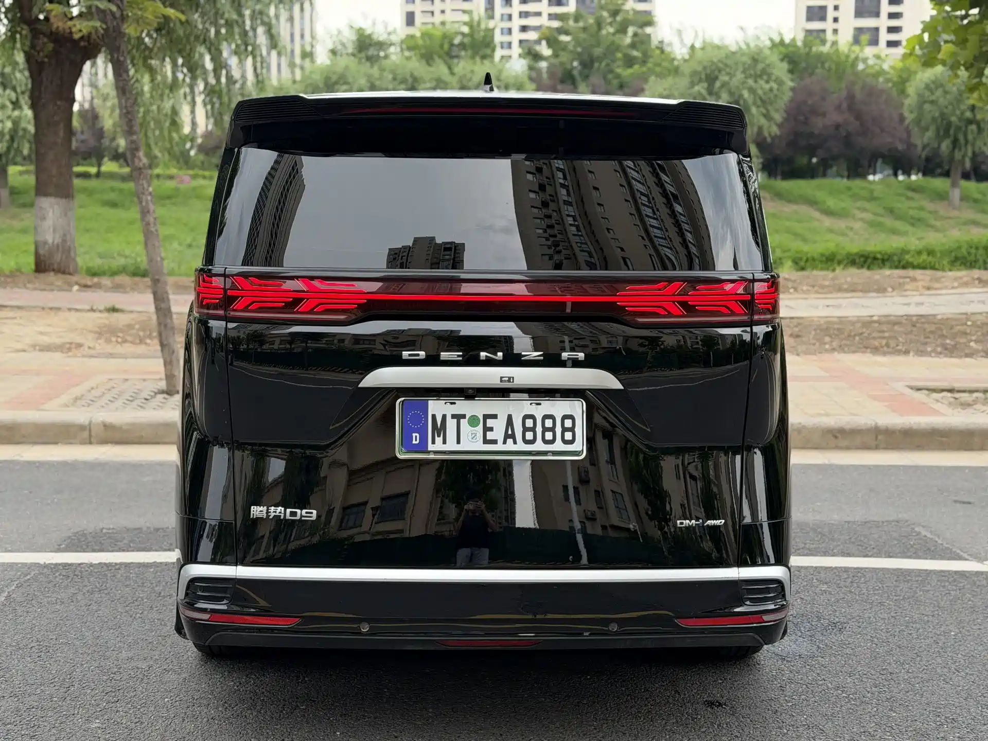 Фото 8 - Denza D9