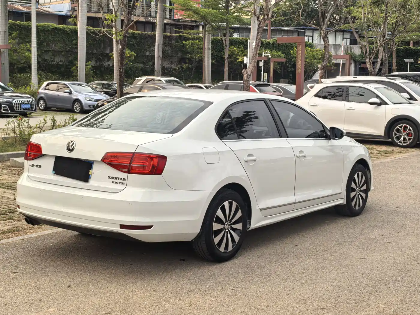 Volkswagen Sagitar 2017 230TSI Automatic Comfort фото 4