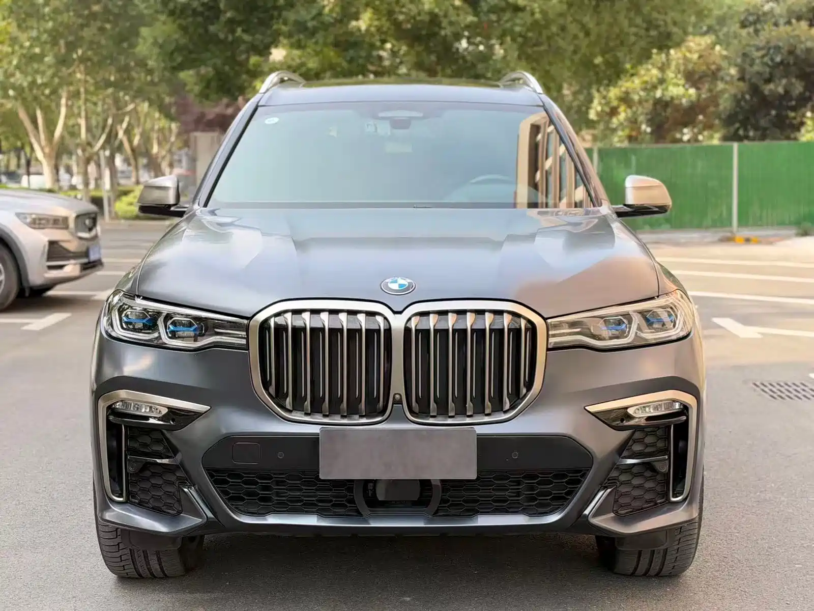 Photo 2 - BMW X7