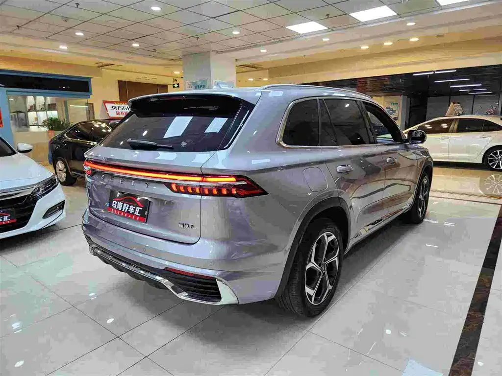 Фото 5 - Geely Monjaro