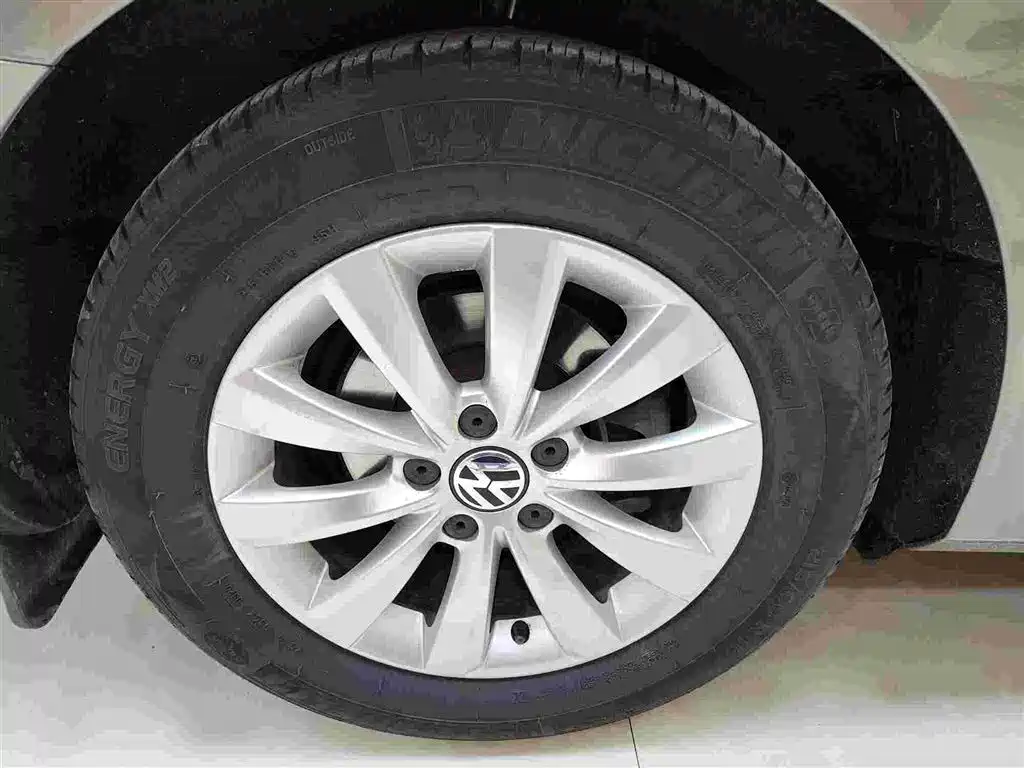 Volkswagen Passat 2013 1.8TSI DSG Zunrong фото 17