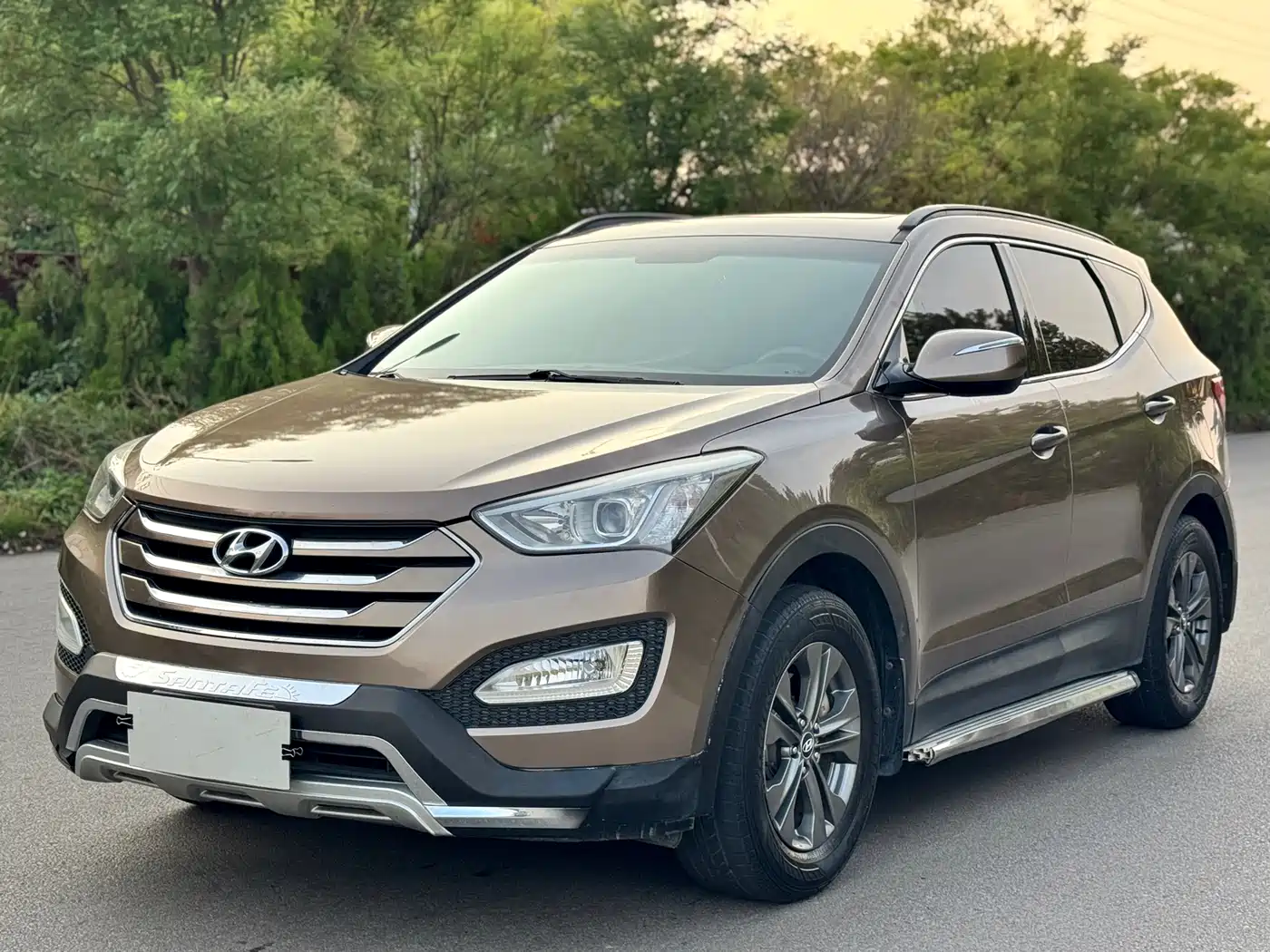 Hyundai Santa Fe 2013 Model 2.4L Automatic 2WD Smart