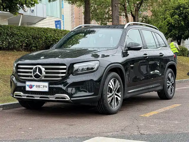 MERCEDES-BENZ GLB