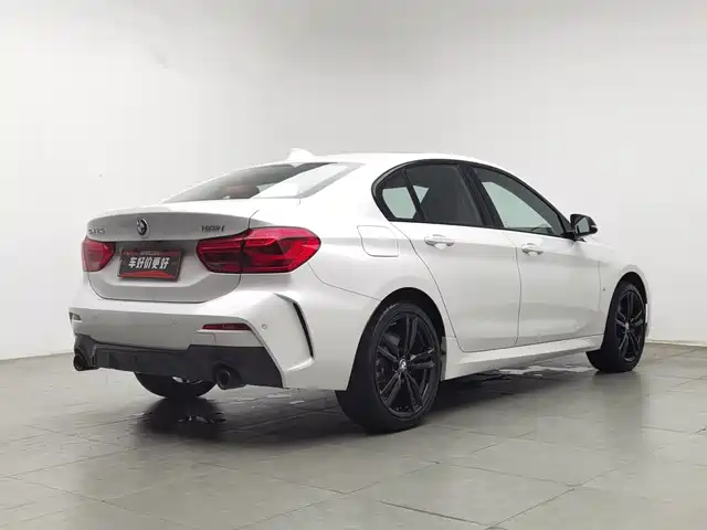 BMW 1 Series 2021 125i M Sport Black Night Edition — фото 2
