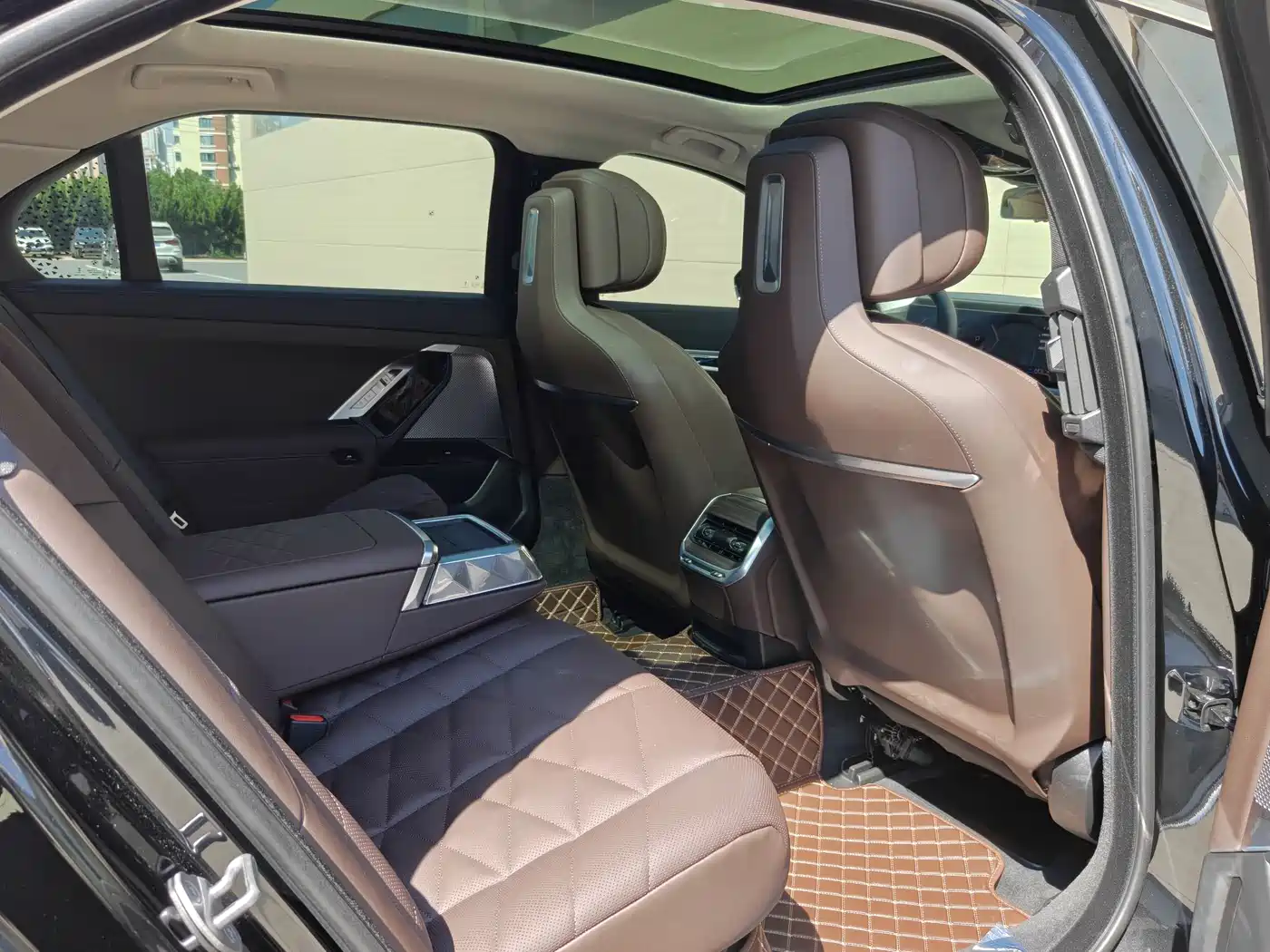 BMW 7-SERIES
