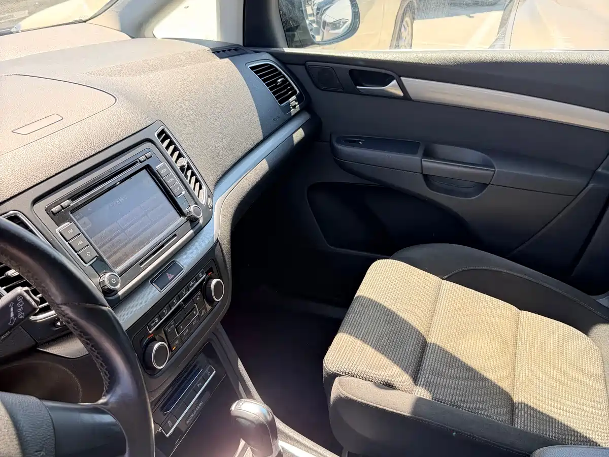 Volkswagen Sharan 2012 2.0TSI Standard Type Euro IV фото 10