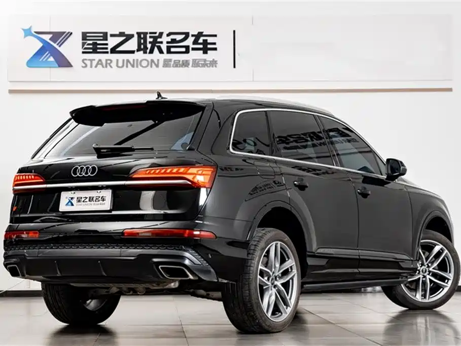 Audi Q7 2025 55 TFSI quattro S line Sport фото 5