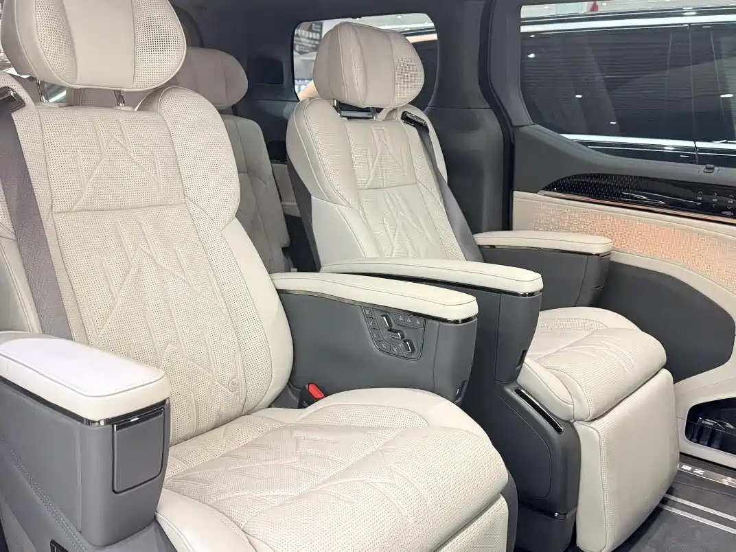ZEEKR 009 2025 2024 7-Seat Aisle AWD Version 108kWh