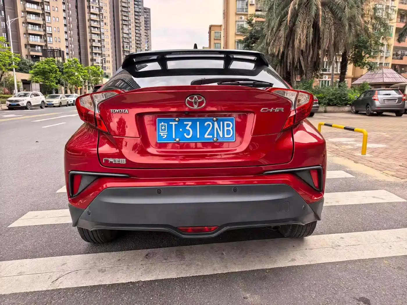 Toyota C-HR 2018 2.0L Leading Edition China V фото 4