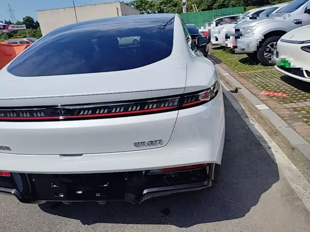 Dongfeng Yipai eπ007 2026 2025 EREV 230Pro Cruise Edition