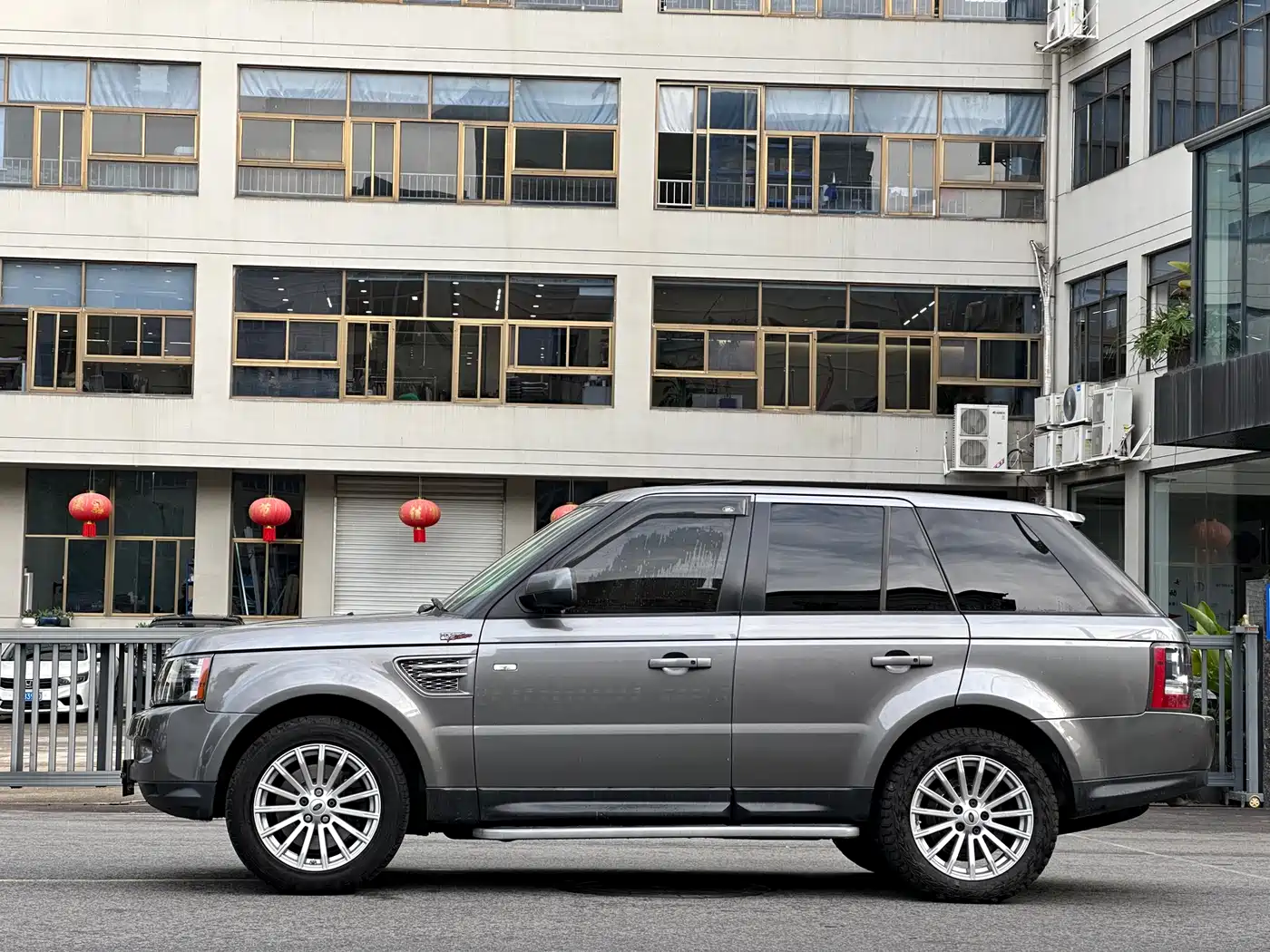 Land Rover Range Rover Sport 2010 3.6 TDV8 HSE Diesel фото 4