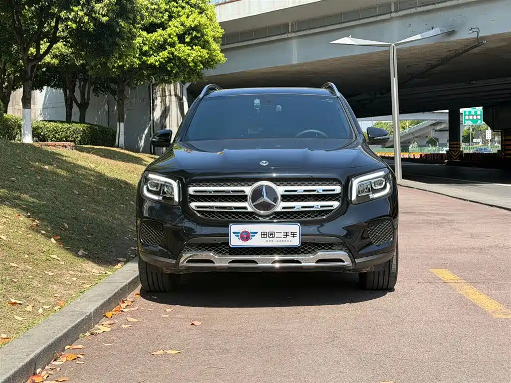 MERCEDES-BENZ GLB