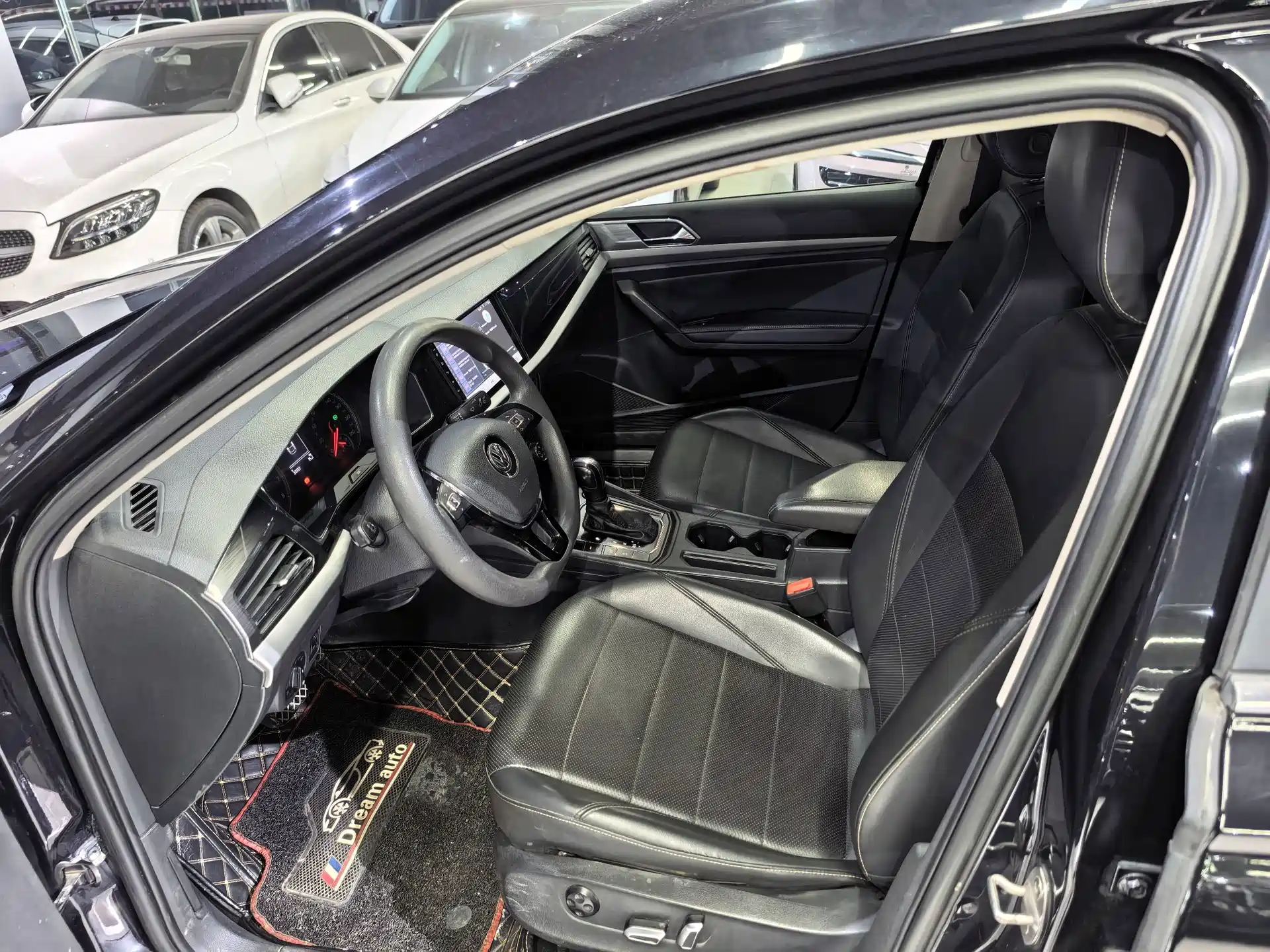 صورة 6 - Volkswagen Lavida