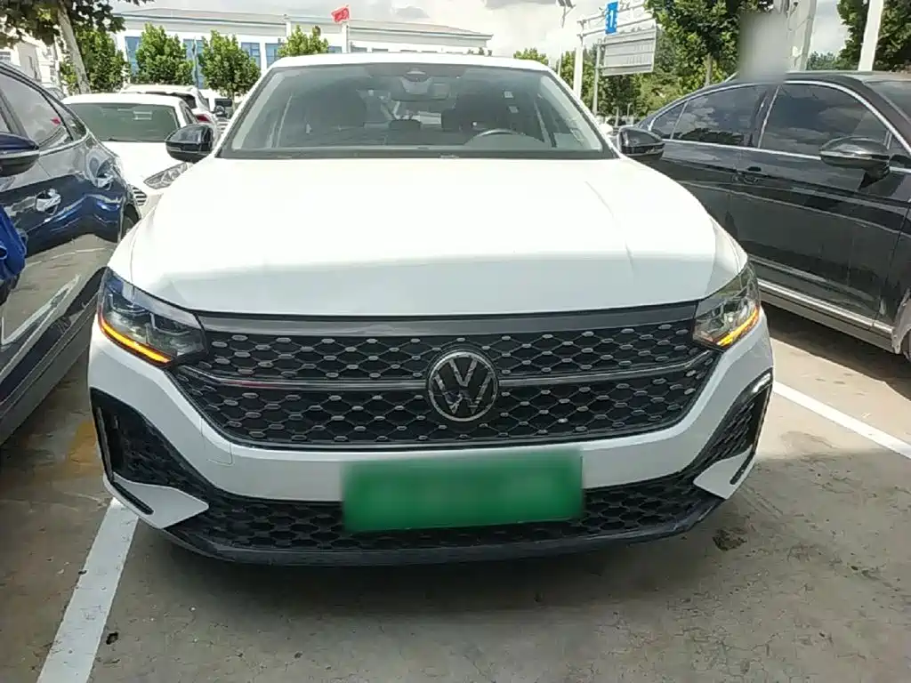 Фото 3 - Volkswagen Lavida