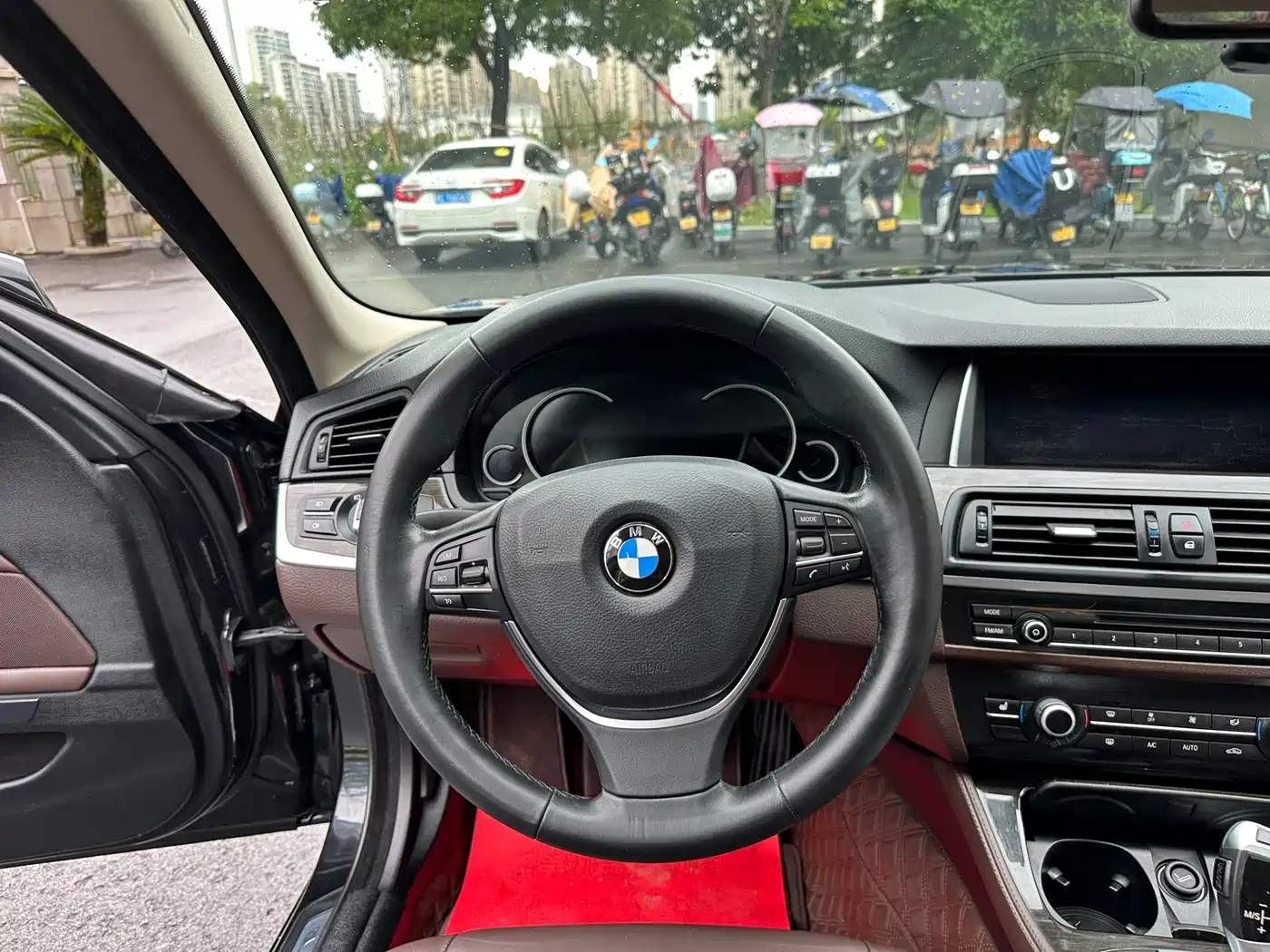 BMW 5 Series 2017 525Li Luxury Design Package фото 15