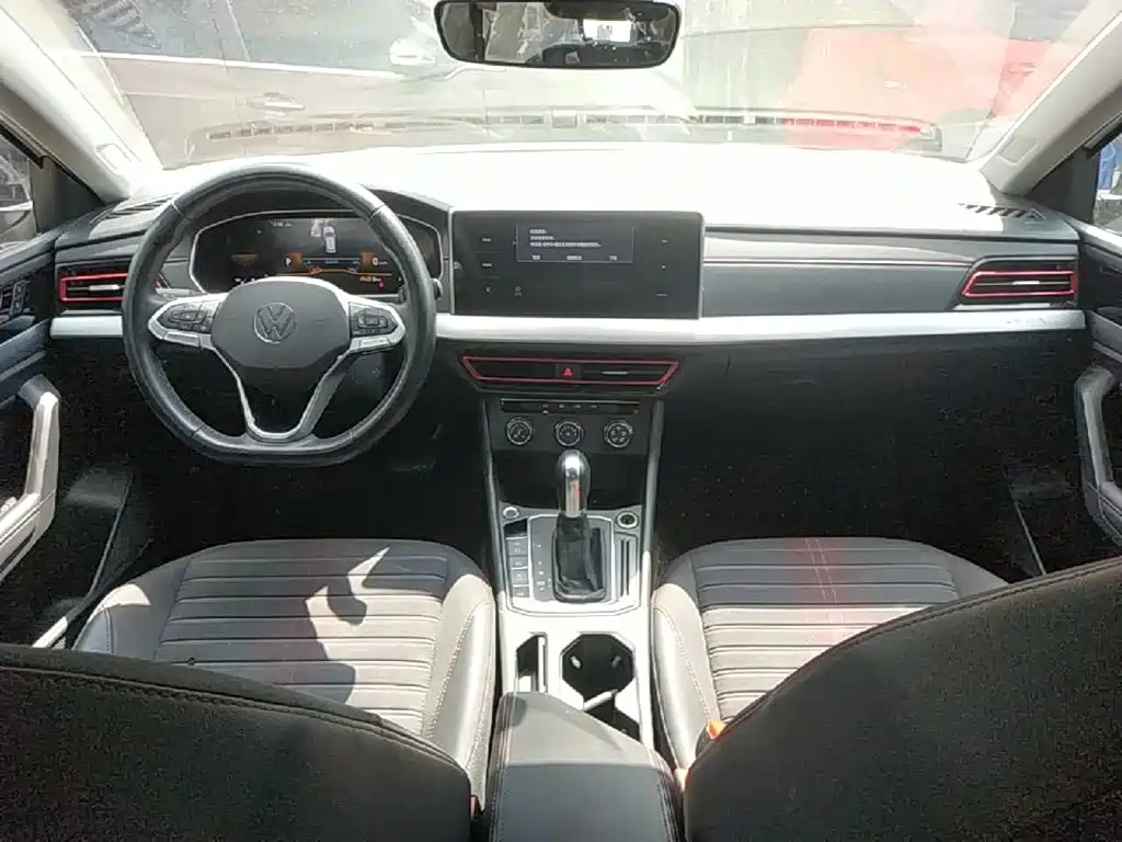 Фото 10 - Volkswagen Lavida