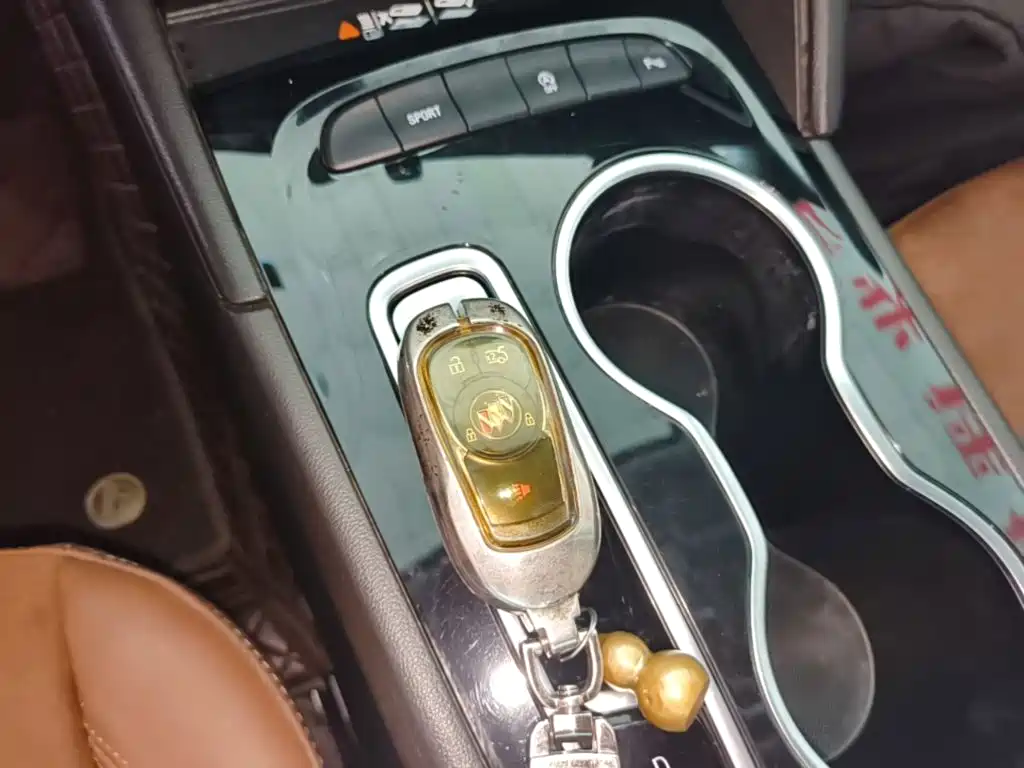Фото 9 - Buick Regal