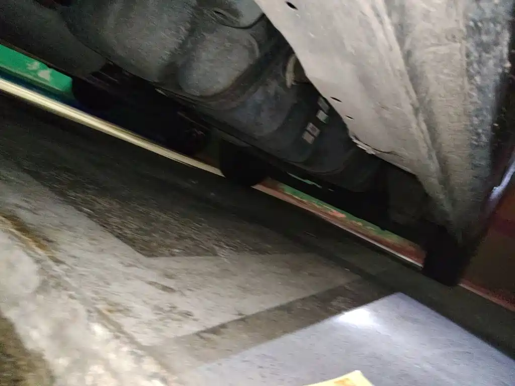 Sinotruk Xianfeng V 2025 2024 Multi-function Version 2.0T Automatic Medium Wheelbase Medium Roof