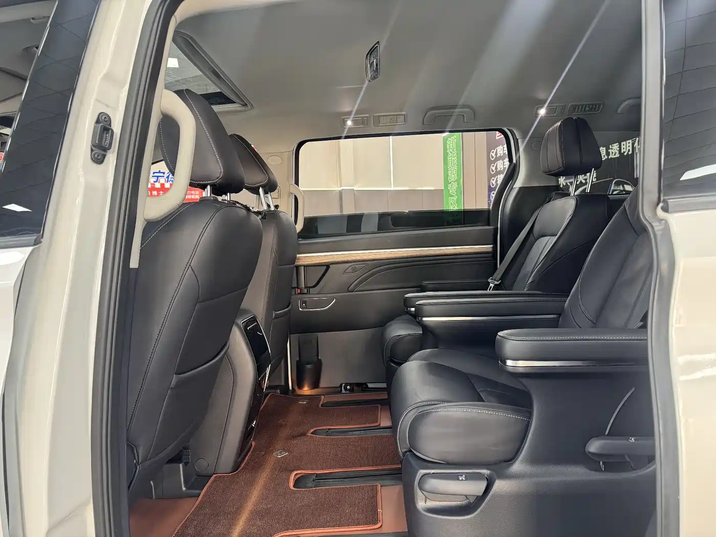 GAC Trumpchi Trumpchi M8 2021 Leading Show Series 390T Prestige Edition фото 8