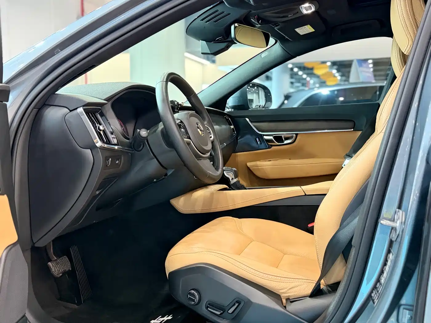 Volvo V90 2019 2019 Cross Country T5 AWD Intelligent Distance China VI