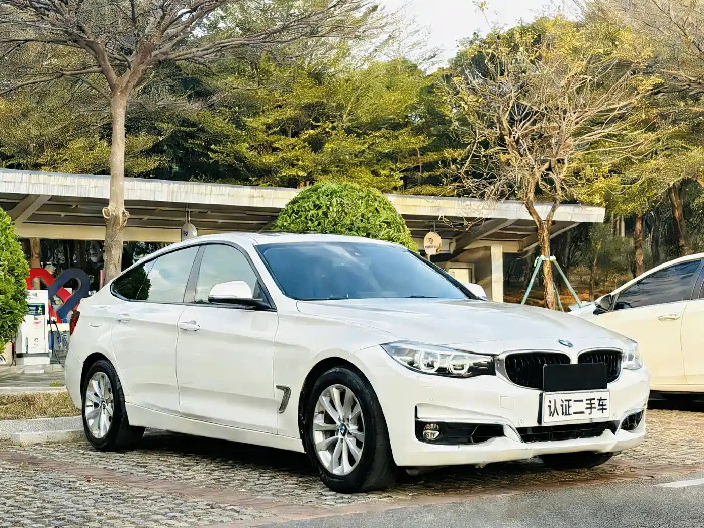 BMW 3 Series GT 2017 320i Fashion фото 4