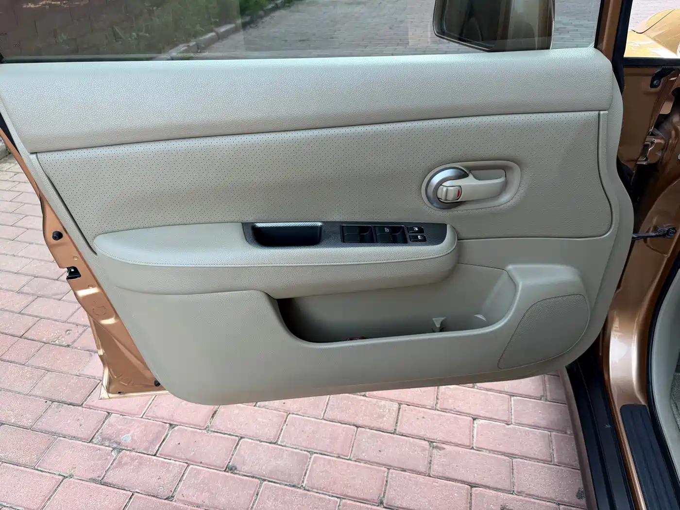 Photo 18 - Nissan Tiida
