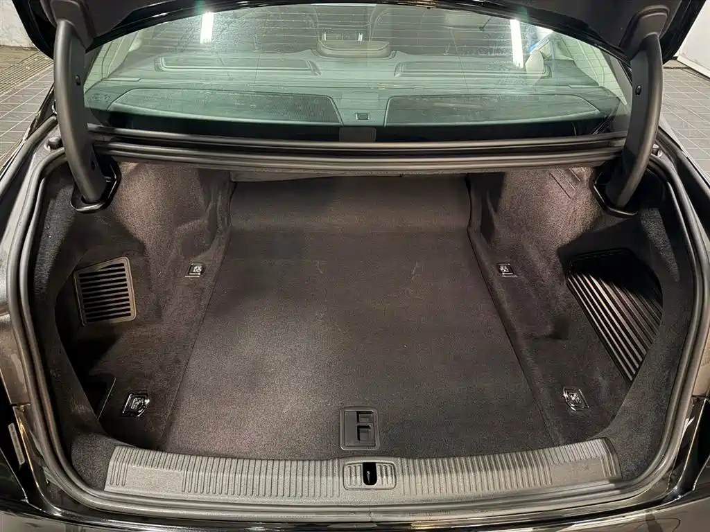Audi A8 2025 2025 A8L 50 TFSI quattro Exclusive Selection