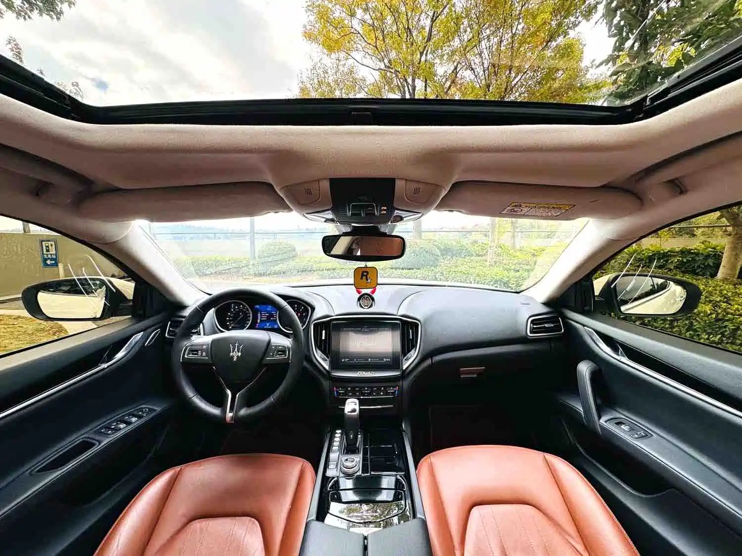 Photo 6 - Maserati Ghibli