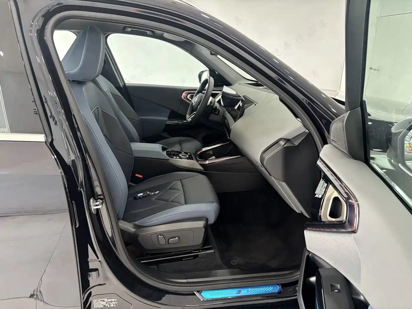 BMW X3 2025 xDrive30L Premium M Sport Package фото 26