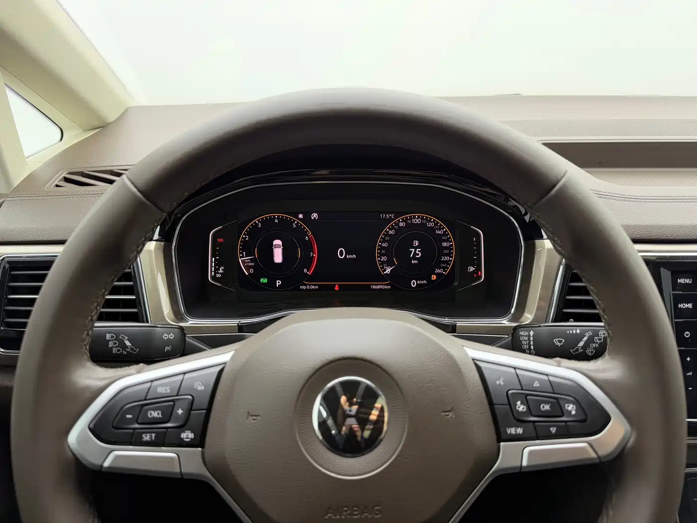 Volkswagen Viloran 2020 330TSI Luxury Edition фото 4