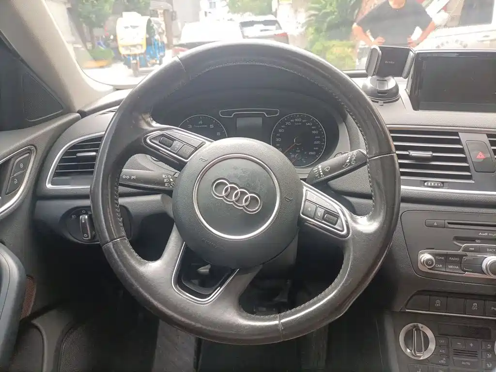 Фото 6 - Audi Q3
