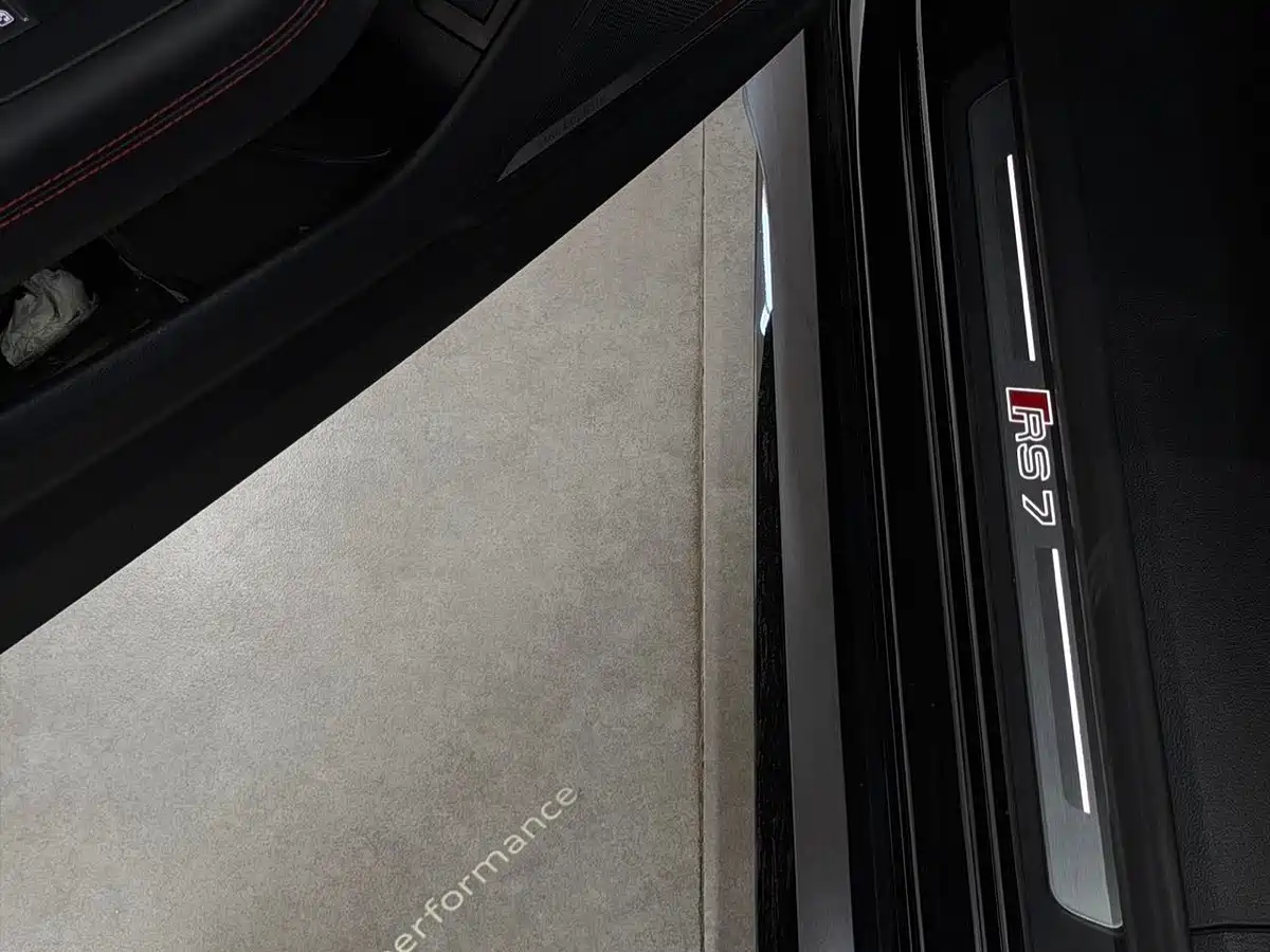 Photo 10 - Audi RS 7