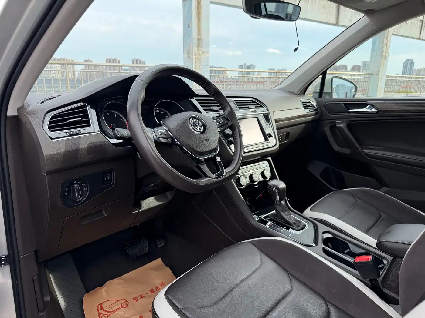 Volkswagen Tiguan L 2017 330TSI Automatic 2WD Luxury Edition фото 14