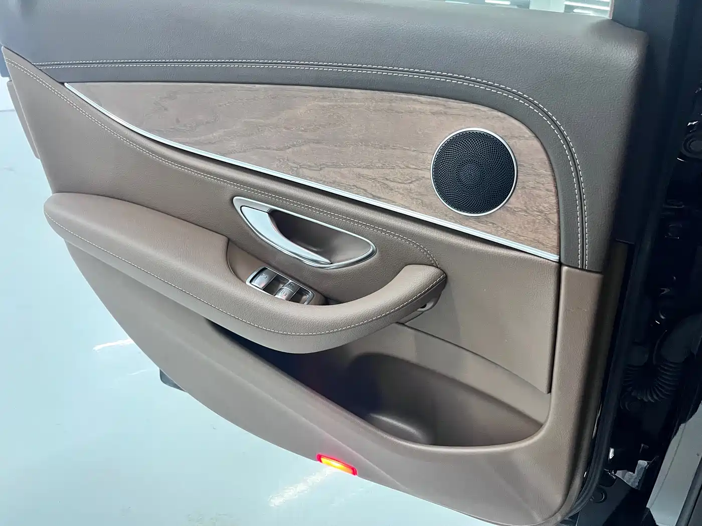 Mercedes-Benz E-Class 2023 E 300 L Fashion фото 11