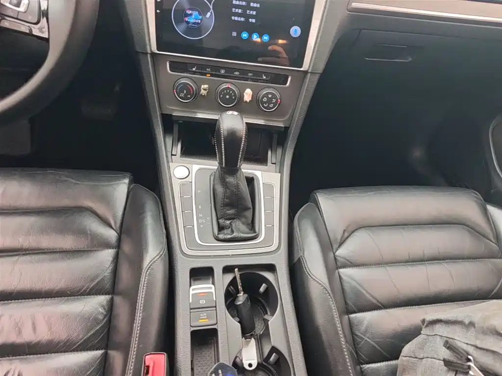 Volkswagen Golf 2016 230TSI Automatic Luxury фото 14