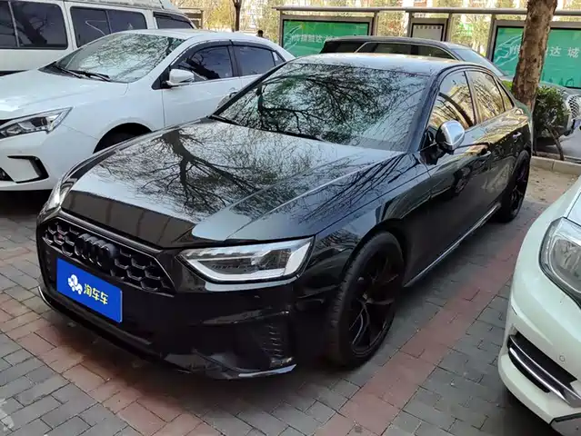 AUDI S4