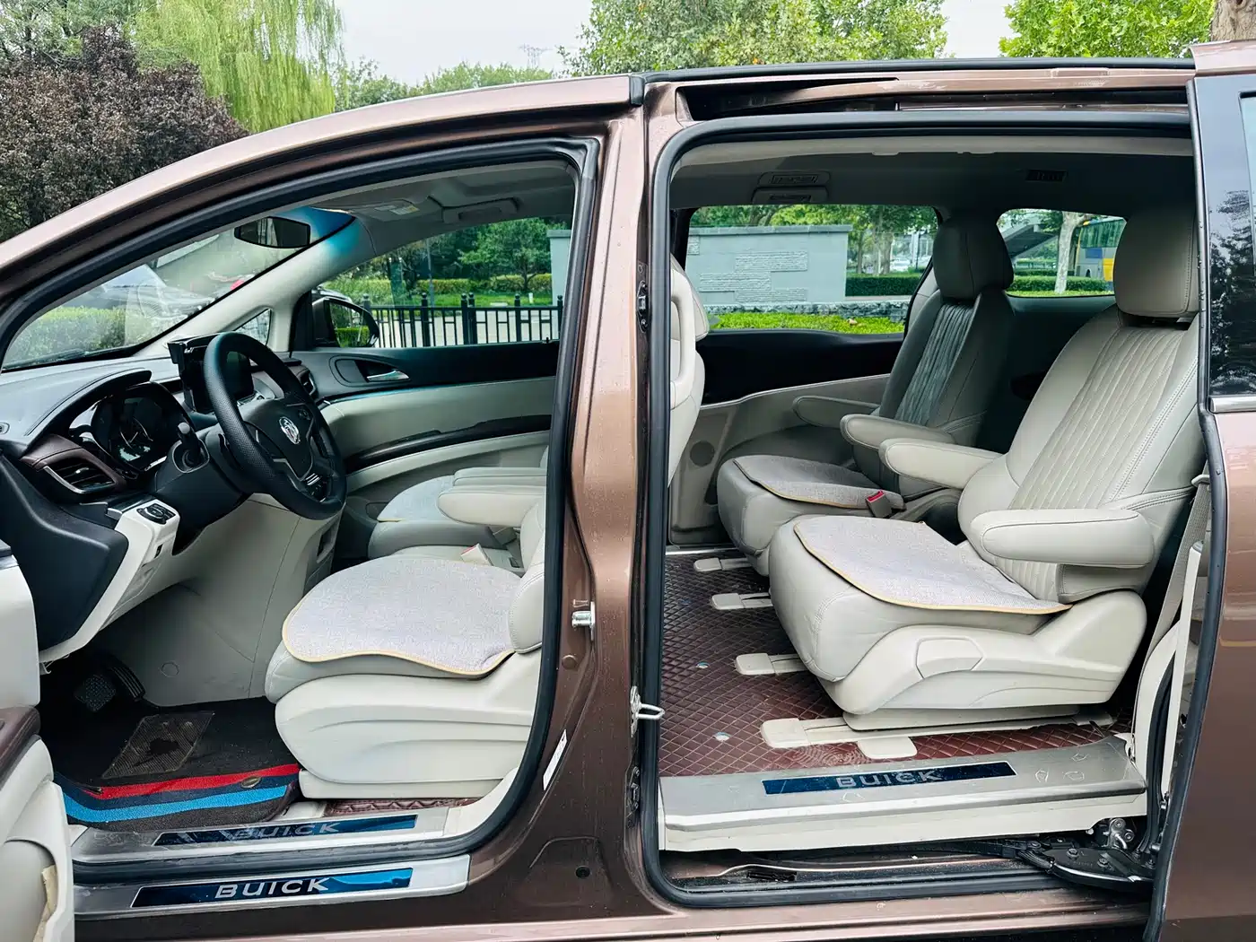 Buick GL8 2021 Land Business Class 652T Luxury фото 13